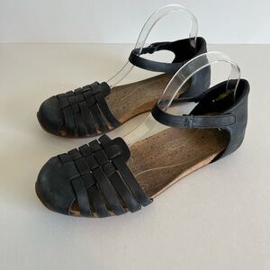 Ahnu Black Leather Size 11 Ankle Strap Sandals